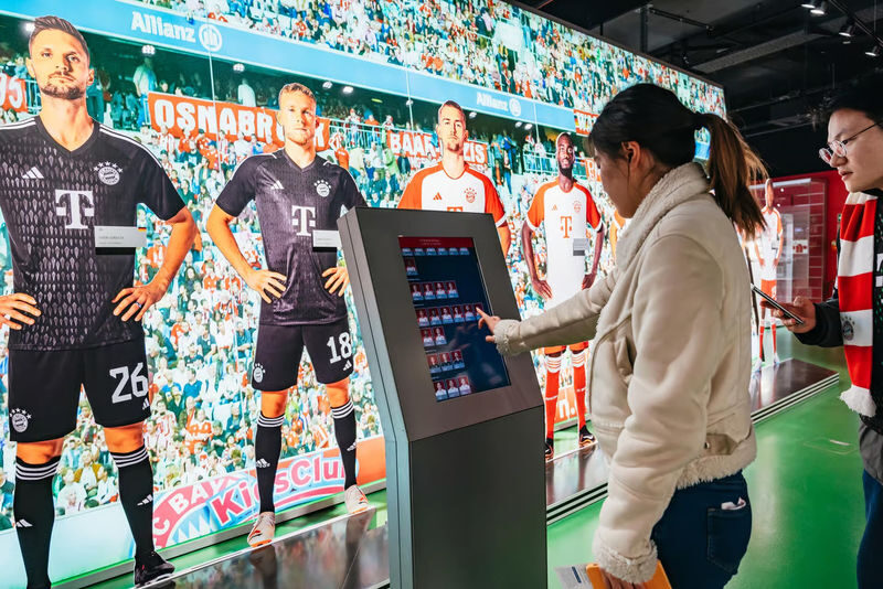 Munich City Bus Tour and FC Bayern Munich Arena Tour - Timing, group size, and guide style