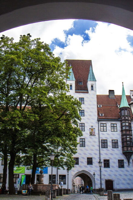 Munich: City Tour Executioners, Prostitutes, Witches - Guide and Experience