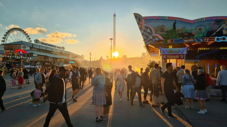 Munich: Guided Oktoberfest Experience With Beer and Lunch - Activity Duration and Highlights