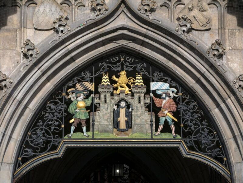 Munich: Guided Tour of the historic Town Hall on Marienplatz - Good To Know