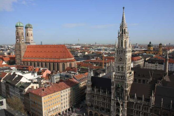 Munich: Highlights of the Old Town Tour - Tour Experience