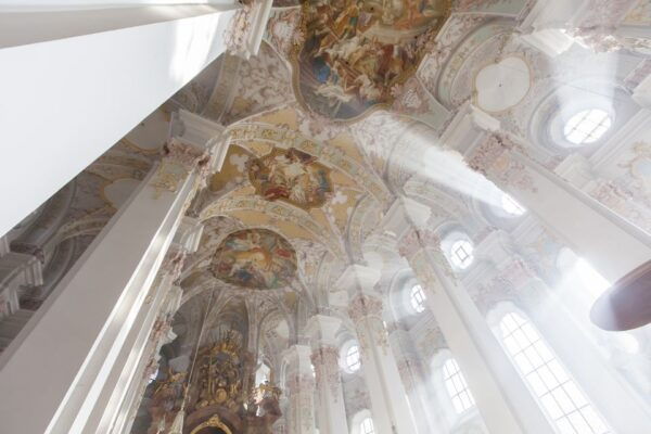 Munich: Highlights Private Bike Tour With Licensed Guide - Intensive 6-Hour Experience