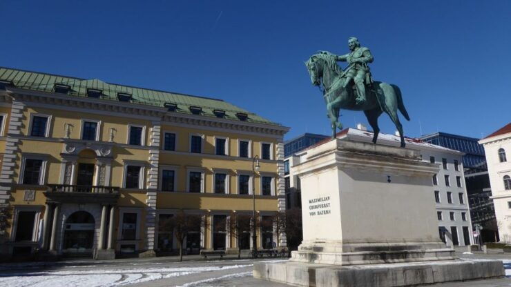 Munich: Historical Walking Tour Maxvorstadt With GEO Epoche - Tour Highlights