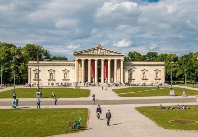 Munich: In-App Audio Walk Through the Königsplatz Area (ENG) - Customer Reviews