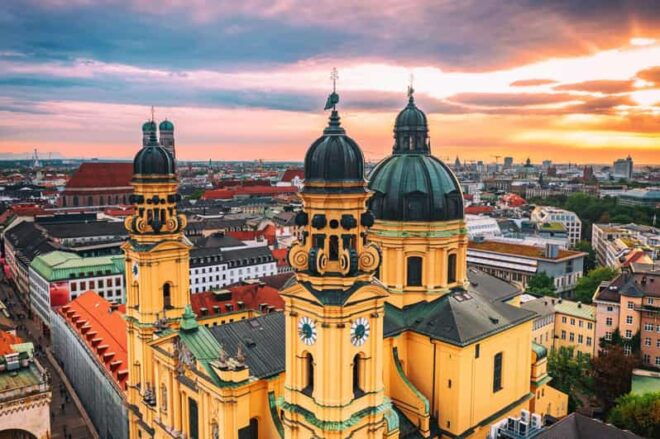 Munich: Insta-Perfect Walk With a Local - What to Bring