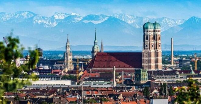 Munich: Must-See Attractions Walking Tour - Frauenkirche: Architectural Marvel