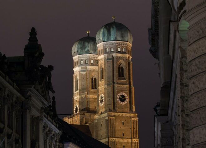 Munich: Night Watchman Torch Tour in German - Selecting Participants and Date