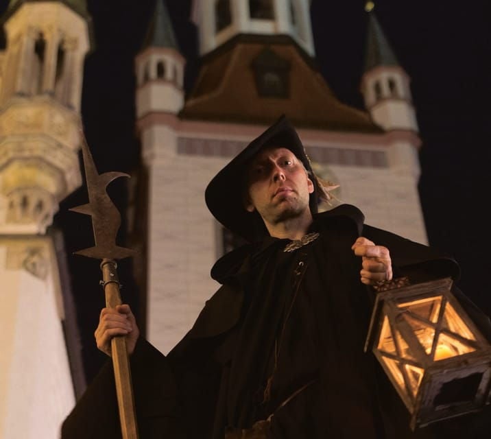 Munich: Night Watchman Tour for Kids (6 - 12 years) - 75 min - Authenticity and Family Appeal