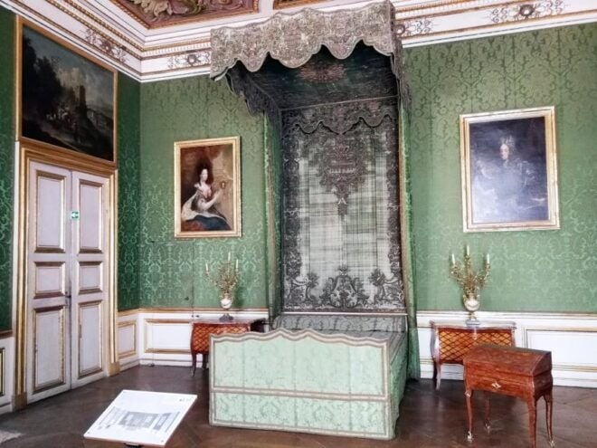 Munich: Nymphenburg Palace With Official Guide - Exclusive Palace Tour Experience