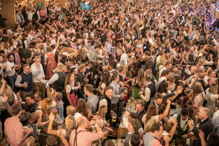 Munich: Oktoberfest Big Beer Tent Evening including table reservation - Highlights from Real Reviews