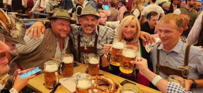 Munich: Oktoberfest Tour and Beerhall (Bierzelt) Reservation - Group Size and Language