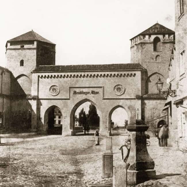 Munich: Old Town Highlights Private City Tour - Walking Tour - Introduction