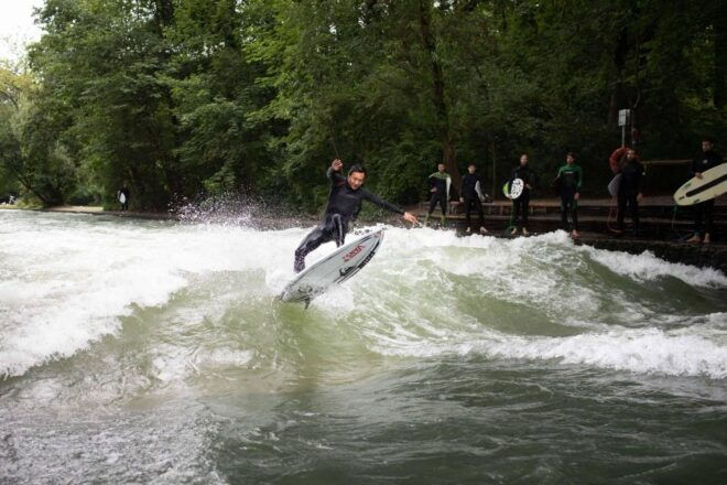 Munich: One Day Amazing River Surfing - Eisbach in Munich - Surfing Conditions and Safety