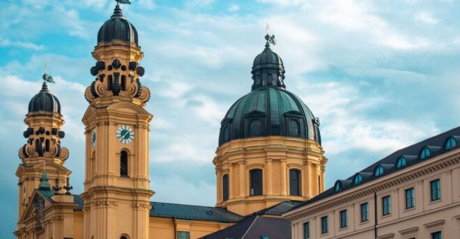 Munich: Private Exclusive History Tour With a Local Expert - Full Description