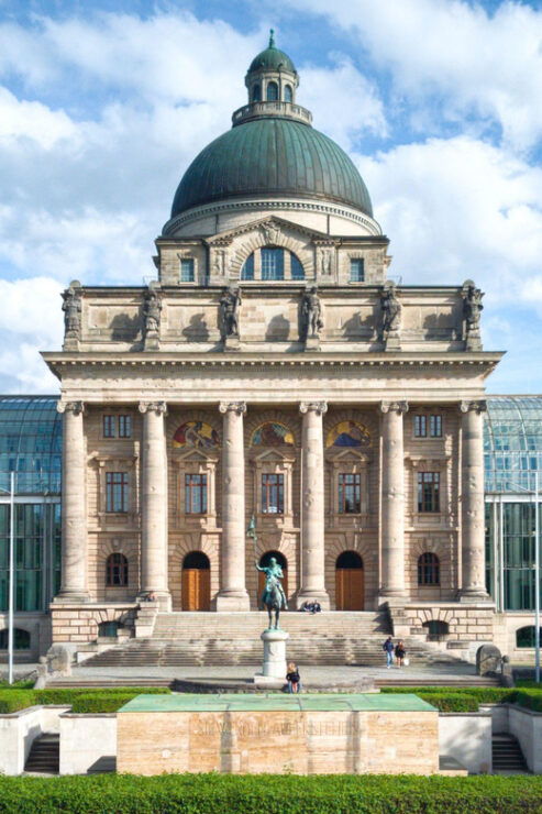 Munich Private Guided Walking Tour With Deutsche Museum - Historical Significance of Munich