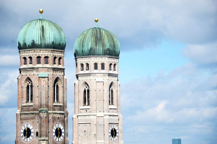 Munich: Recorrido a Pie Por El Casco Antiguo En Español - Reservation and Payment Options