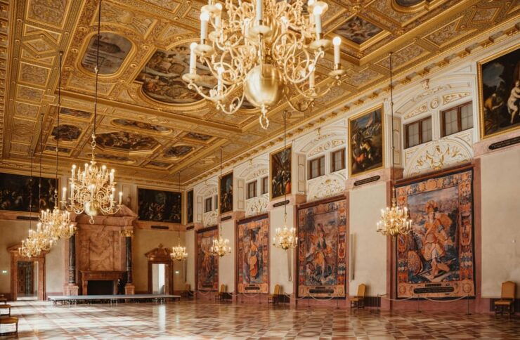 Munich: Residenz Museum Tickets and 2,5-hour Guided Tour - Tour Highlights