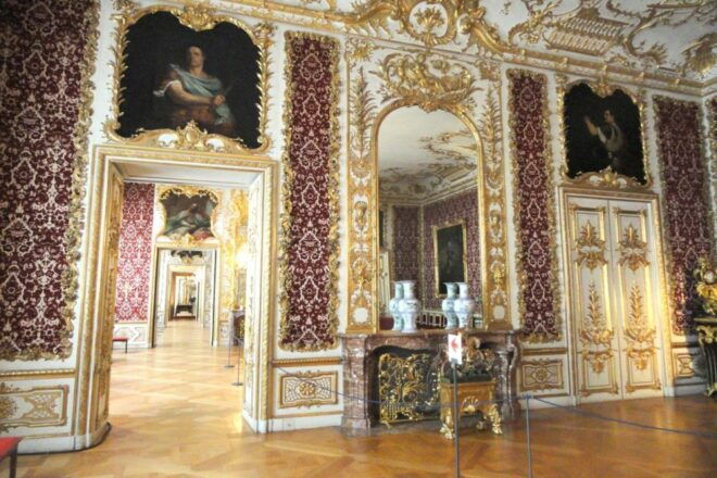 Munich: Residenz Palace, Museum and Treasury Private Tour - Inclusions