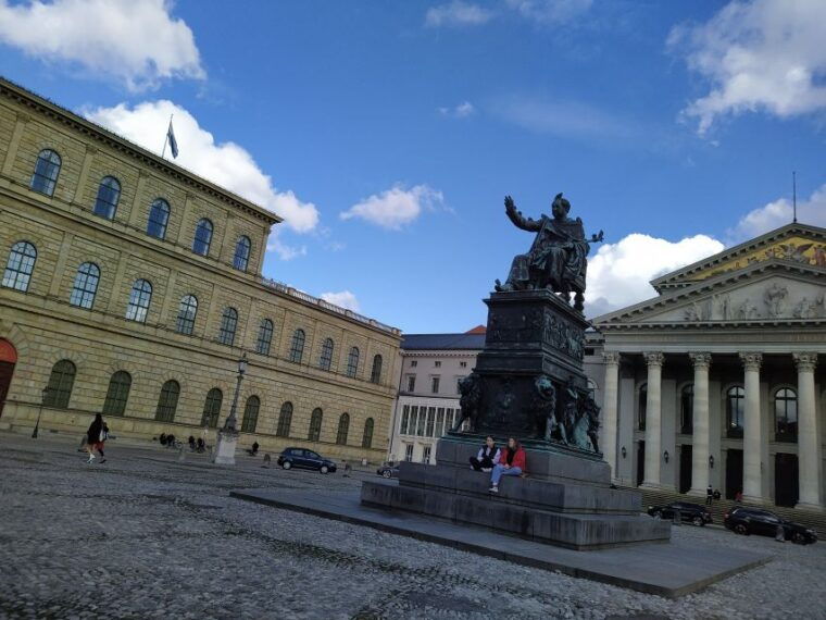 Munich Residenz: Private Tour with artists and historians - FAQ