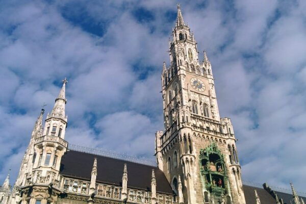 Munich: Self-Guided Sightseeing Scavenger Hunt for Families - Tips for a Great Experience