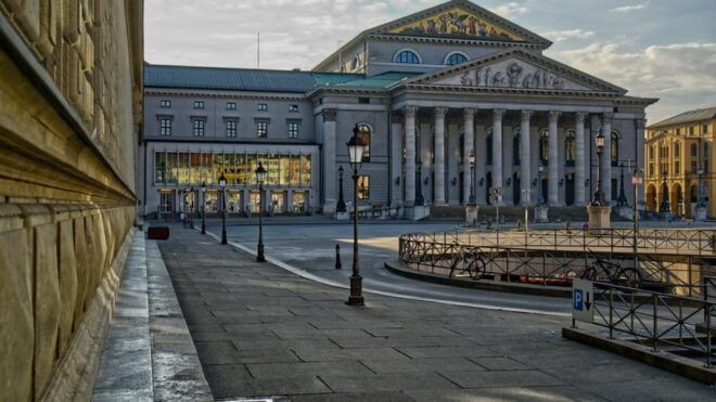 Munich: Selfguided Audiotour Munich Old Town - Tour Duration and Distance