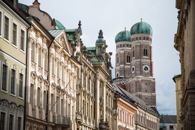 Munich Sightseeing Hopping with traditional delicacies - Exploring the Munich Itinerary in Detail
