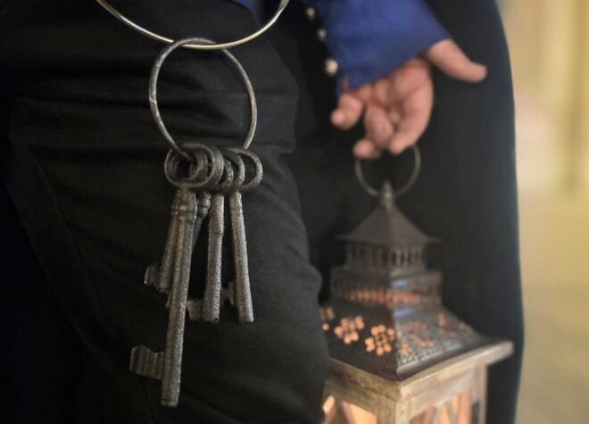 Munich: Thrilling Night Watchman Tour Through the Old Town - Learn About the Night Watchmans Duties