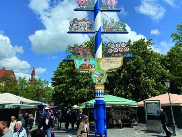 Munich: Viktualienmarkt Food Tasting Tour in German - Common Questions