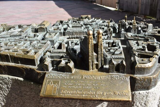 Munich: Walking Tour Highlights of the Old Town in English - Customer Reviews