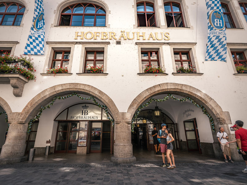 Munich Walking Tour of the Old Town - Hofbräuhaus and Munich’s beer culture