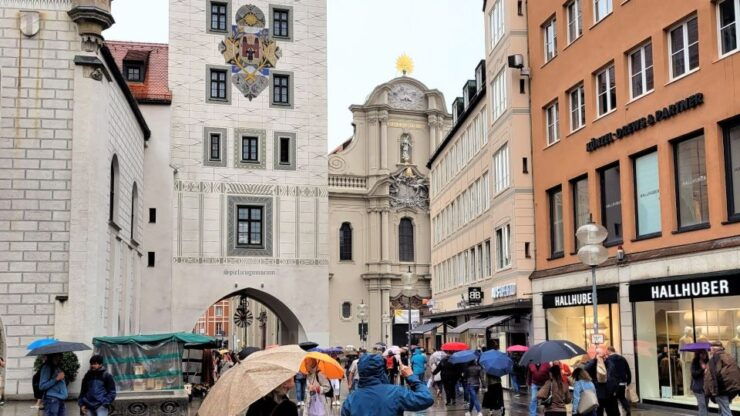 Munich: World Famous Spots in City Center Self-Guided Tour - Tour Overview