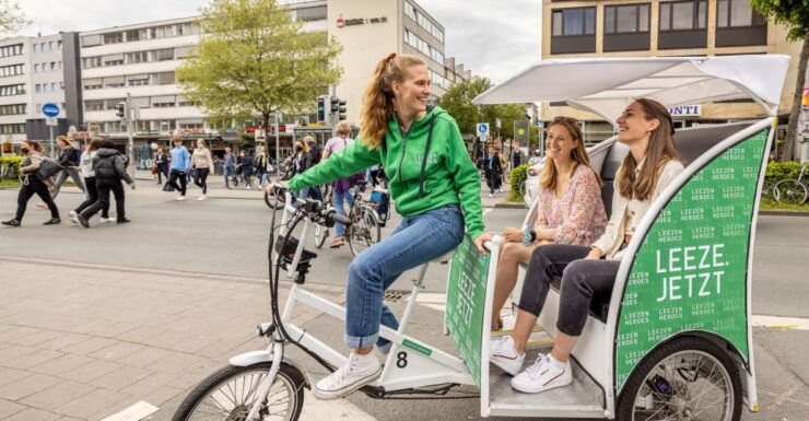 Münster: Private Guided Rickshaw City Tour - Duration and Availability of the Tour