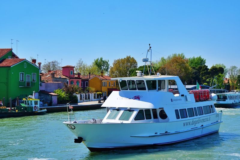 Murano and Burano Islands Tour - Two islands, one half-day boat trip