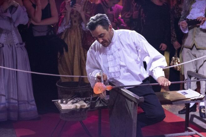 Murano: Glass Blowing Demonstration With Optional Drinks - Selecting Participants and Date