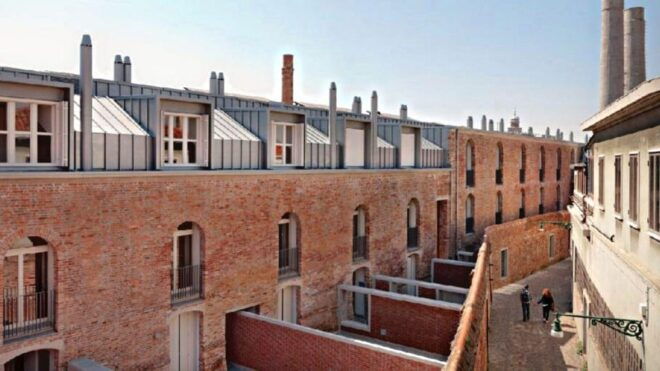 Murano: Walking Tour & Glass Factory With Local Guide - Glass Factory Visit