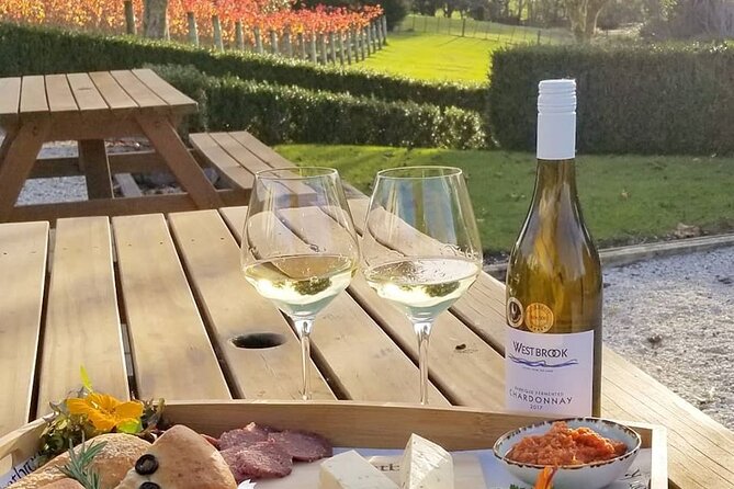 Muriwai Scenic Gannet & Wine Experience Incl. Lunch - Day Tour From Auckland - Lunch at a Local Restaurant