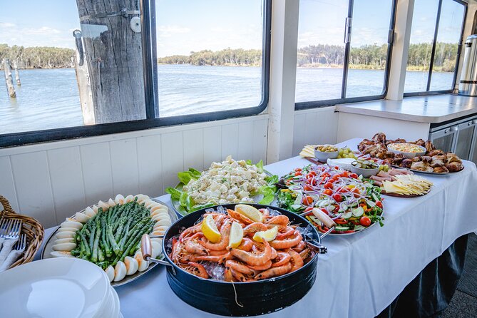 Murray River Lunch Cruise - Spotting Dolphins and Birds During the Cruise