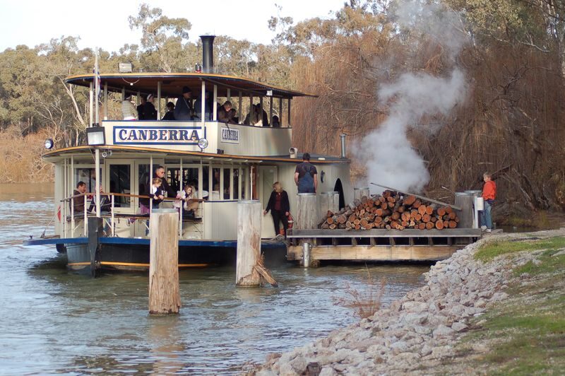 Murray River Paddlesteamer Cruise in Echuca - Boarding at the old river port