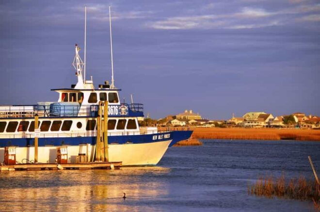 Murrells Inlet: Sunset Sealife Cruise - Vessel Amenities