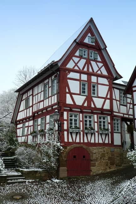 Murren - Private Guided Walking Tour - Starting Point: The Vintage Mürren Mountain Railway Station