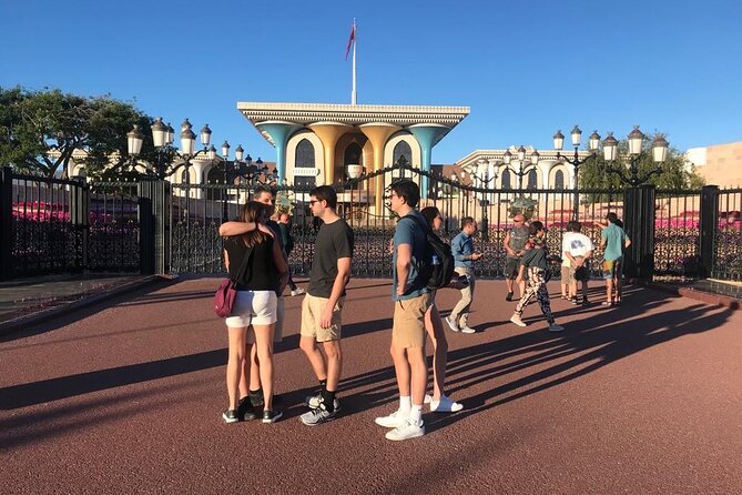 Muscat City Tour From Dubai With Free Visa & Omani Lunch & Dinner - Common Questions