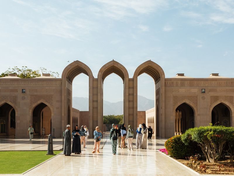 Muscat Grand Mosque & Opera House Half-Day Tour - Muttrah Souq: scents, color and time to browse