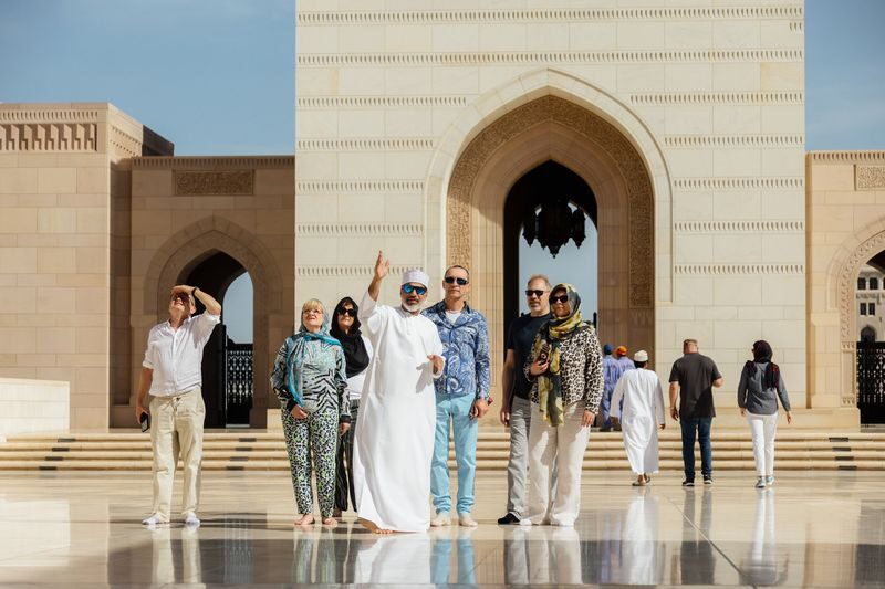 Muscat Grand Mosque & Opera House Half-Day Tour - Al Alam Palace: a ceremonial stop among old forts