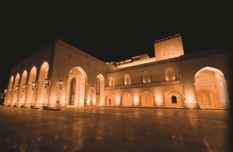 Muscat Night Tour - Passing Al Bustan before dinner