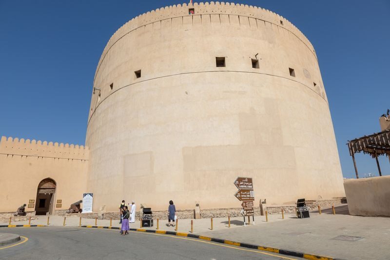 Muscat Nizwa & Jebel Akhdar Private Tour - Nizwa gives the day its cultural anchor