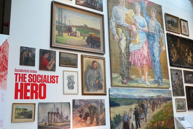 Museum of Communism Ticket in Prague - The 15-minute documentary and a cafe break