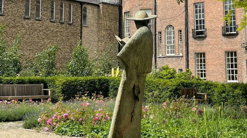 Museum of Literature Ireland ticket in Dublin - A courtyard pause at the Commons Cafe