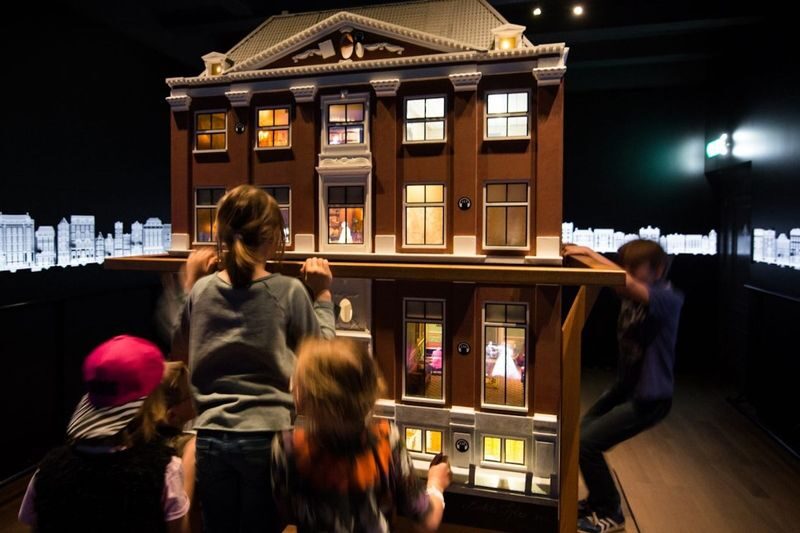 Museum of the Canals Admission in Amsterdam - Start with the canal house on Herengracht