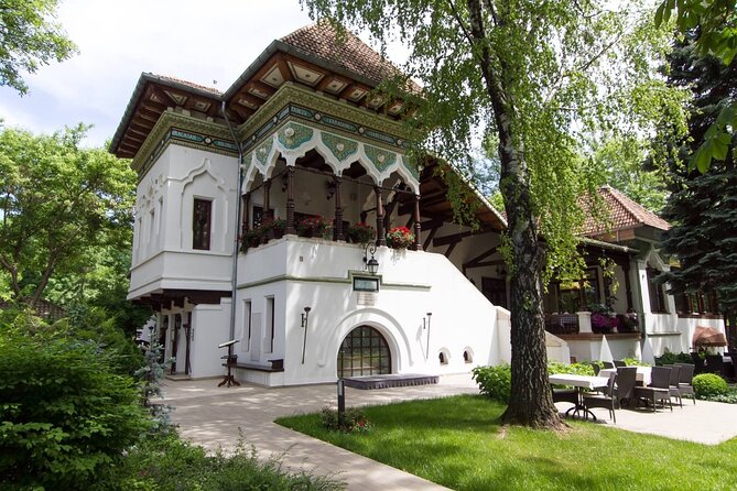 Museums and Galleries Walking Tour in Bucharest - Museums and Galleries Included