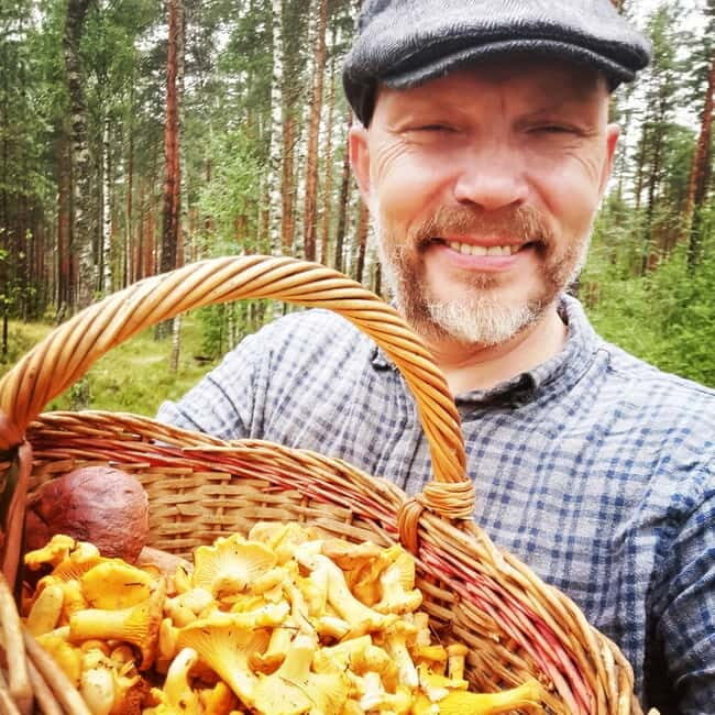 Mushroom picking in the forests near Riga - An In-Depth Look at the Mushroom Picking Tour